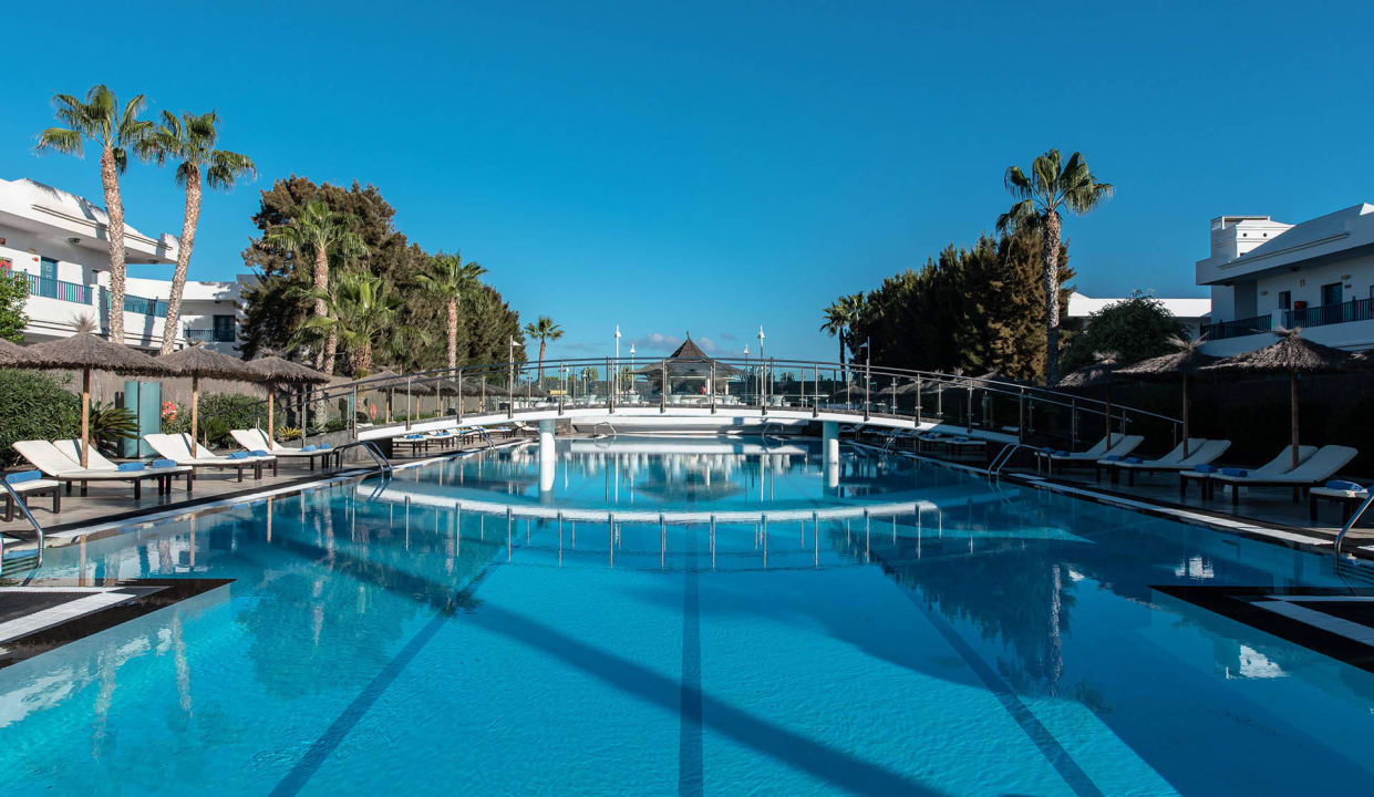 Pool Hotel THB Tropical Island