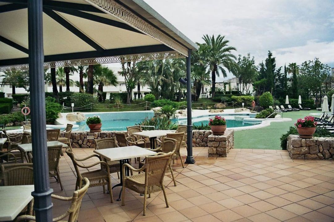 Blick von der Bar zur Poolanlage Welikehotel Marfil Playa