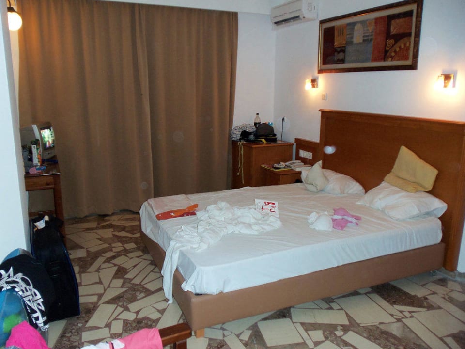 Bett Ocean Heights View Hotel