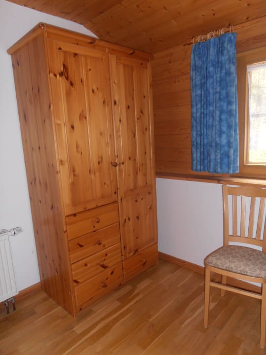 Kleiderschrank Ferienwohnungen Milchmattenhof