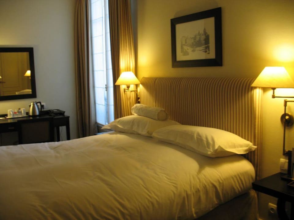 Doppelzimmer Richtung Innenhof Sofitel Paris Baltimore Tour Eiffel