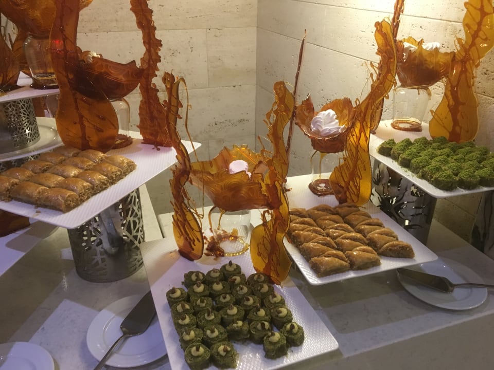 Gastro Acanthus Cennet Barut Collection