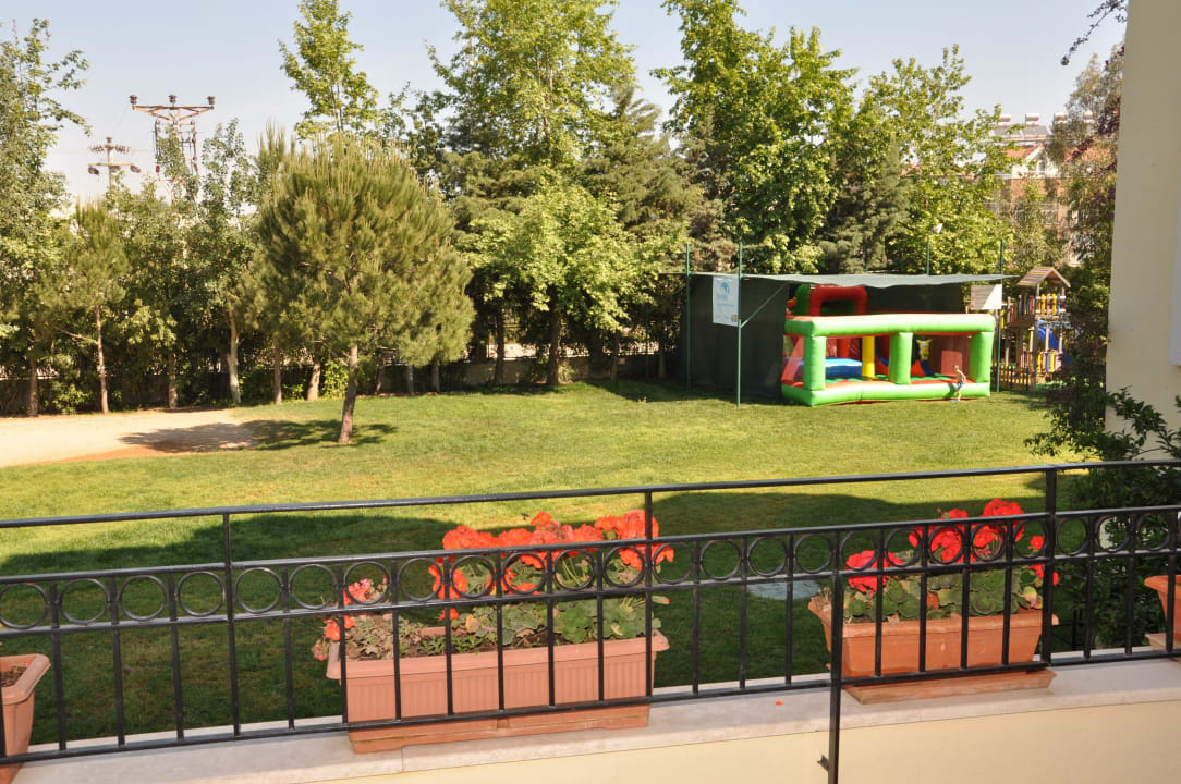 Unser neuer Rasen Dosi Hotel