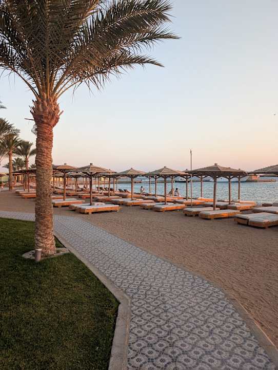 Strand Palm Beach Resort