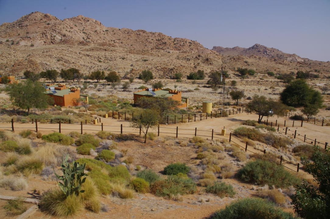Ausblick von der Restaurantterrasse Klein-Aus Vista Desert Horse Inn