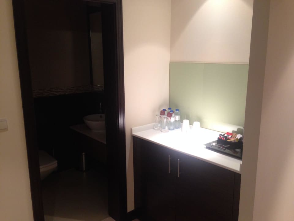 Extra Toilette und Tee, Kaffee, Wasser Carlton Downtown Hotel