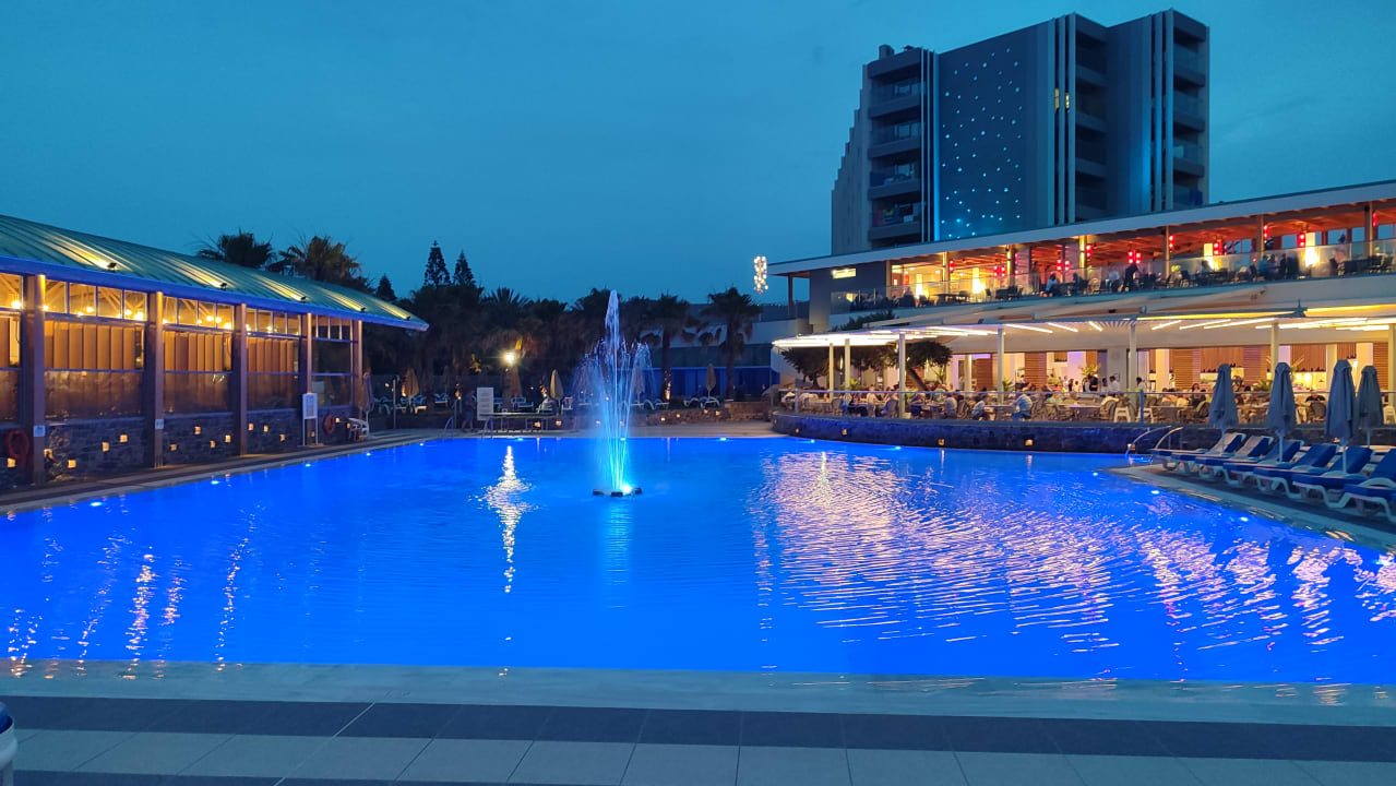 Pool Arina Beach Resort
