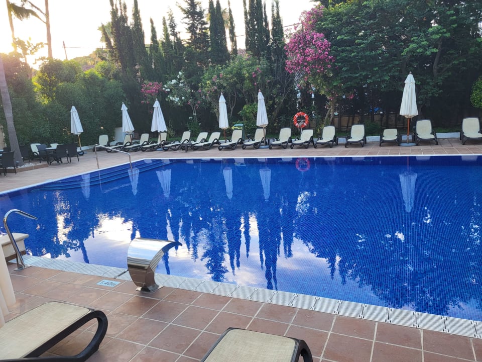 Pool Roc Oberoy