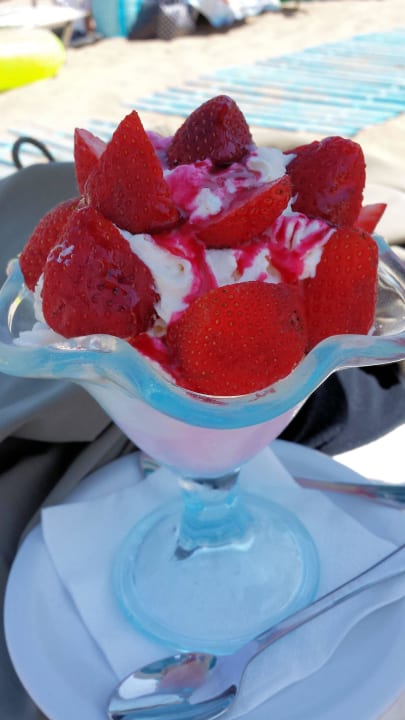 Leckeres Eis am Strand Cactus Royal