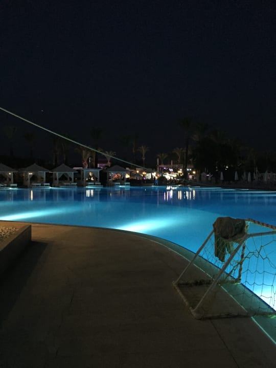 Pool Titanic Deluxe Lara