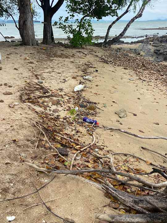 Strand Island Escape Burasari