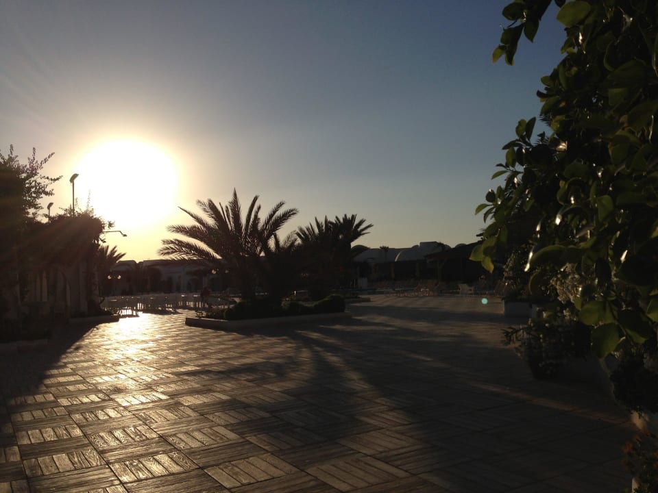 Von der Aussenbar Richtung Pool Hotel Seabel Rym Beach Djerba