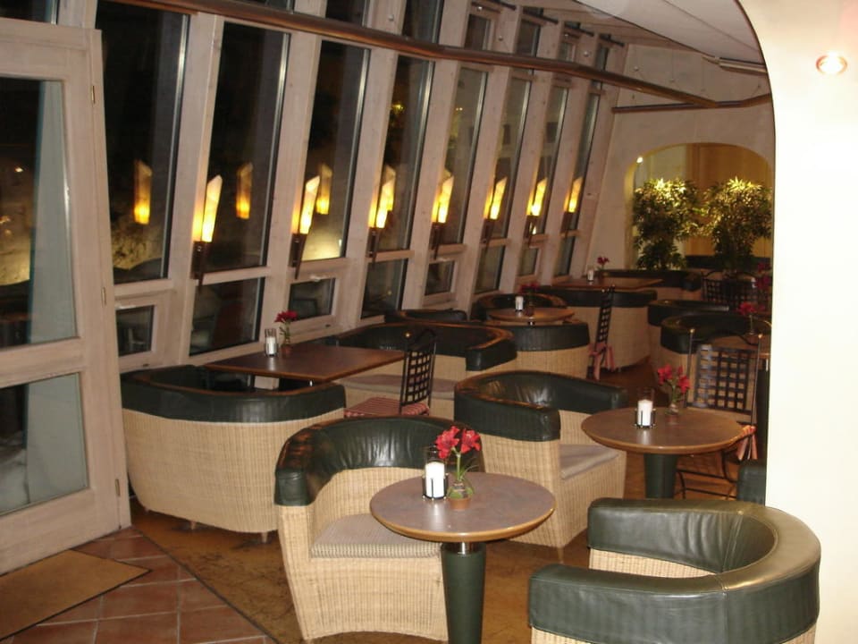 Sitzecke Bar Raitelberg Resort