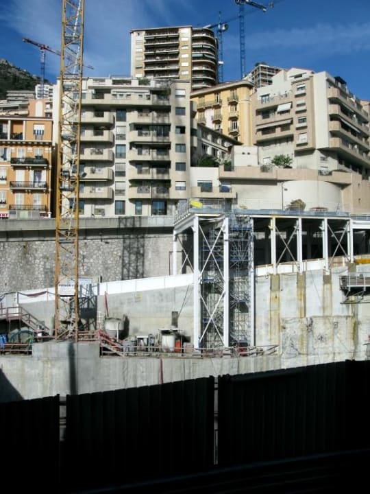 Baustelle vorm Fenster Hotel Ambassador