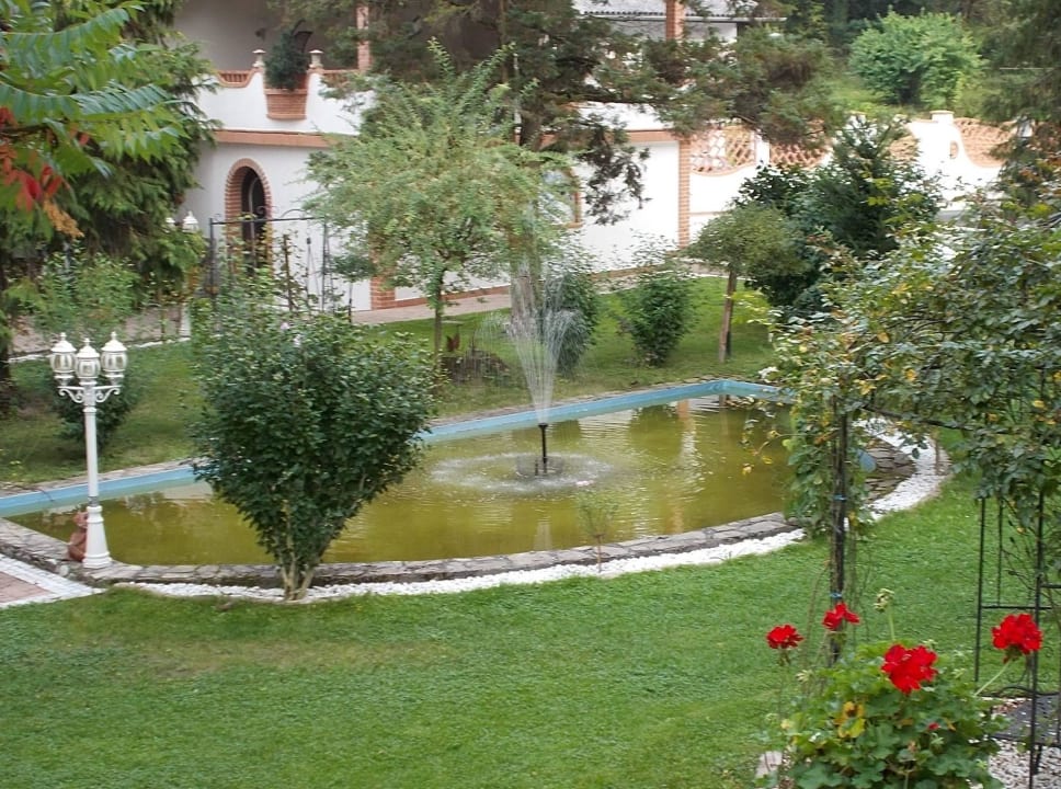 Im Gastgarten Hotel Kloepferkeller