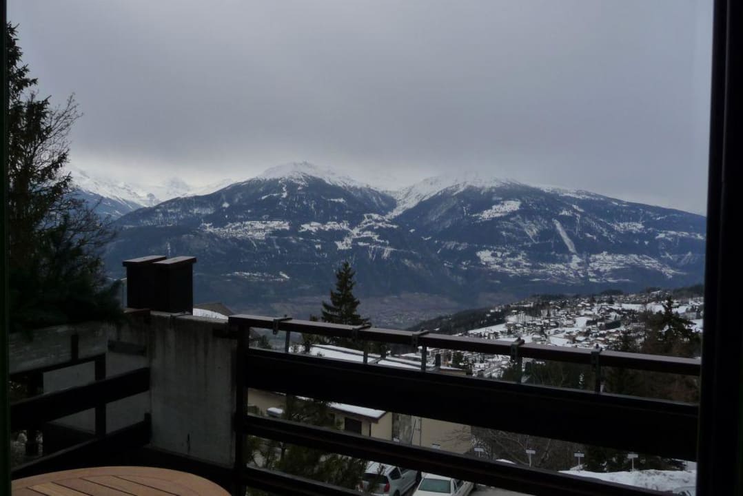 Herrlicher Blick auf die Walliser Berge vom Balkon Hotel De La Foret