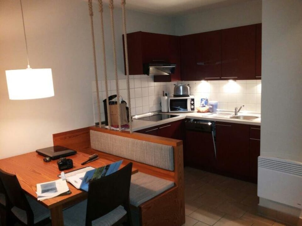 Essbereich mit Küchenzeile BEECH Resort Boltenhagen