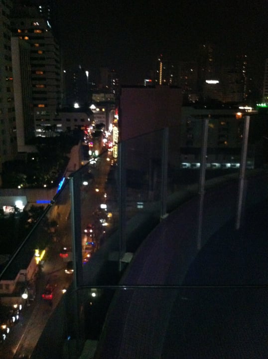 'Infinity'pool Aloft Bangkok Sukhumvit 11