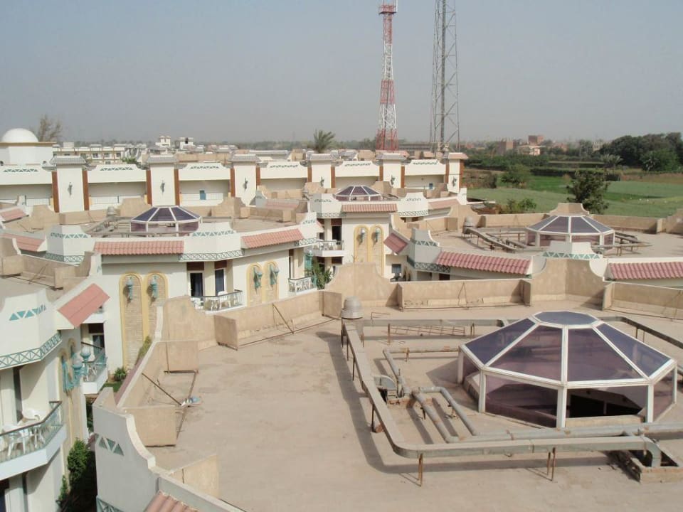 Blick von der Dachterrasse Hotel Cataract Pyramids Resort