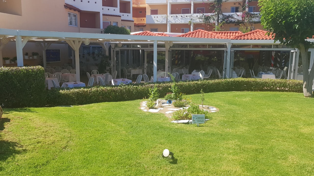 Gartenanlage Anissa Beach & Village