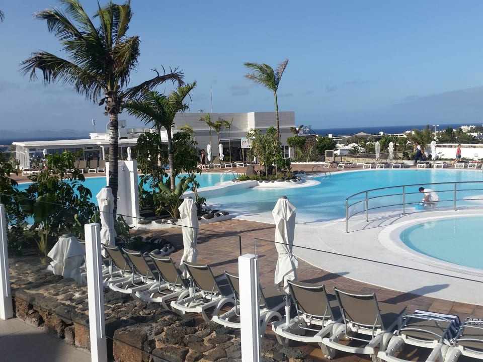 Blick auf die Pools Labranda Alyssa Suite Hotel