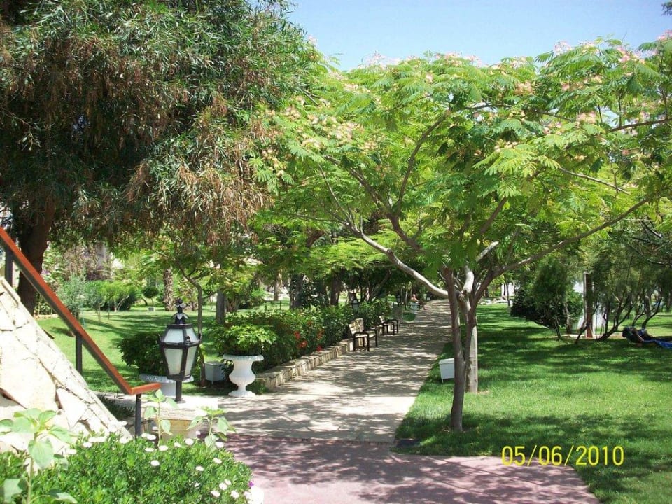 Spaziergang durch den Park Labranda Alantur Resort