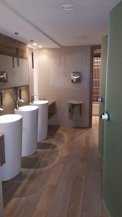 Öffentliche Toiletten im Nobelbereich  alltoura Club Hotel Porto Angeli Beach Resort