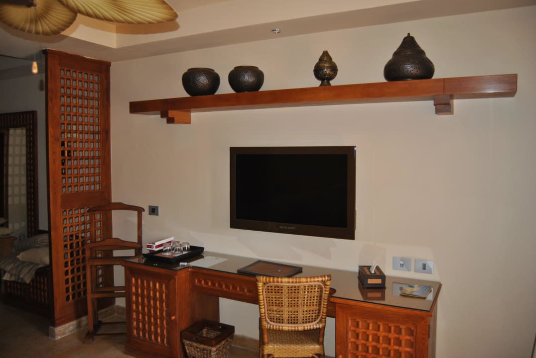 40" Flachbild mit einigen deutschen Programmen Grand Waterworld Makadi & Family Star Makadi