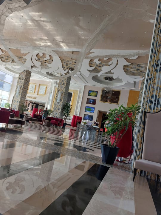 Lobby Azura Deluxe Resort & Spa Hotel