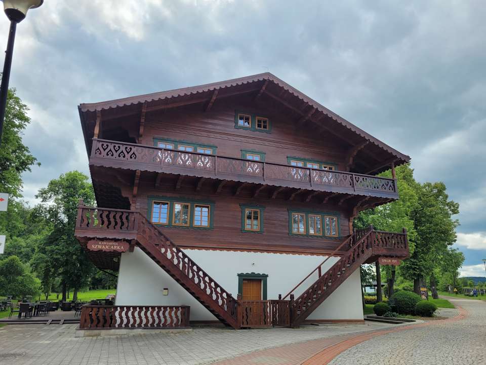 Außenansicht Hotel Dworzysko