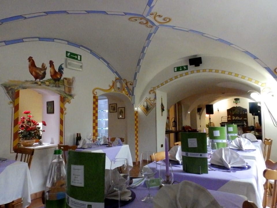 Tische sehr eng gestellt Good Life Hotel Garden