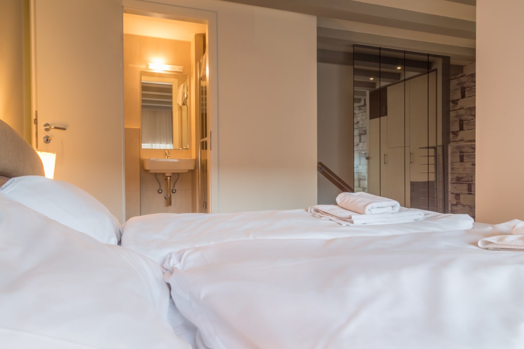 Zimmer Hotel Mika Downtown