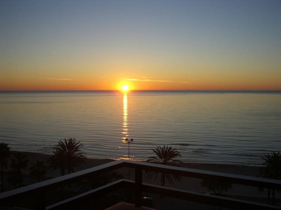 Sonnenaufgang vom Balkon aus CM Playa del Moro