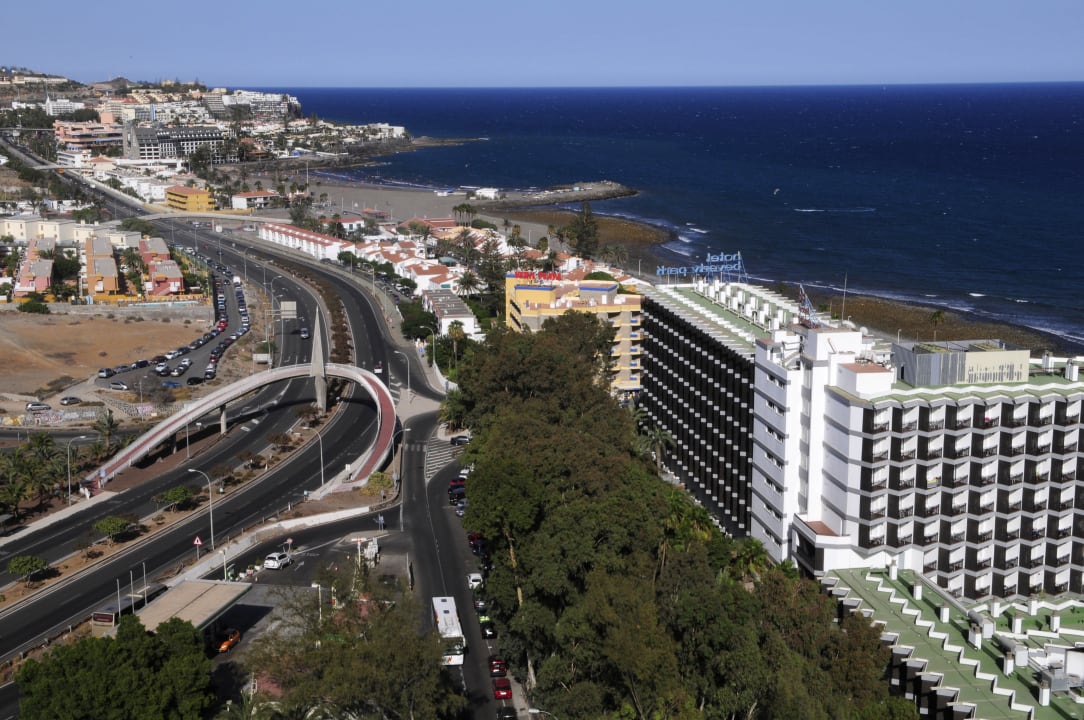 Ausblick von  15. Stock nach Playa de San Agustin Corona Roja