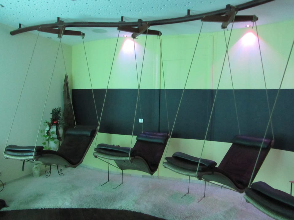 Farb- und Klangraum mit Hängeliegen Romantischer Winkel RoLigio® & Wellness Resort