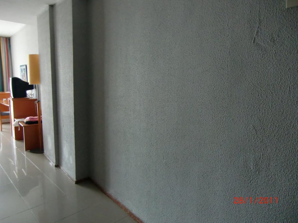 Kahle Wand Bull Escorial & Spa