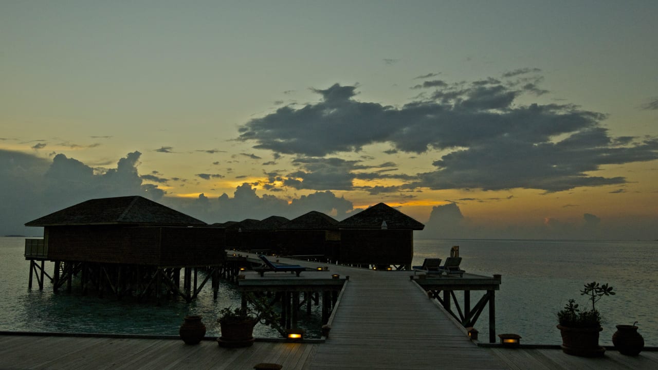 Wasser Bungalows Vilamendhoo Island Resort & Spa