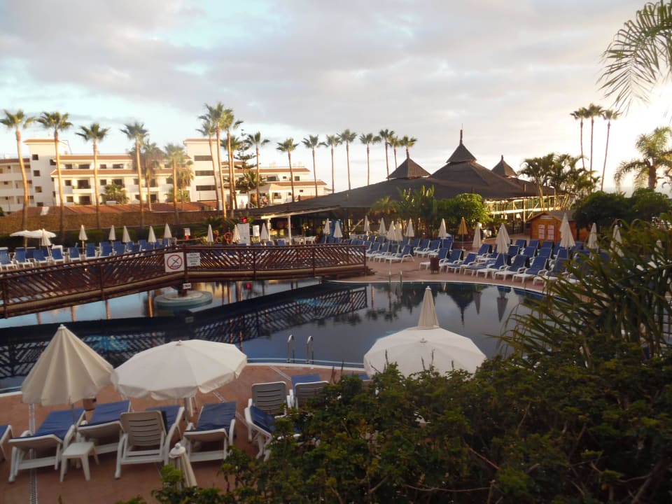 Głębokość basenu to 136cm Landmar Playa La Arena