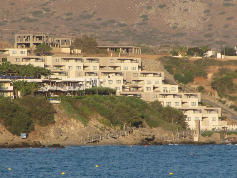Blick von Makri Gialos zum Hotel Atlantica Mikri Poli Crete
