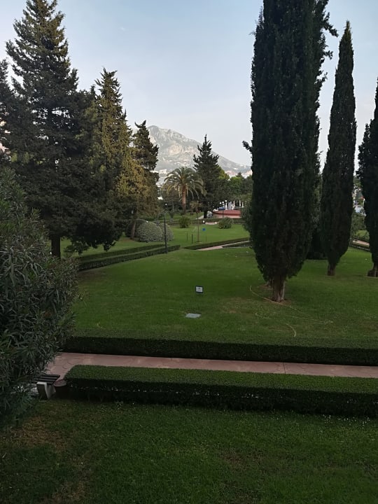 Gartenanlage Iberostar Waves Bellevue