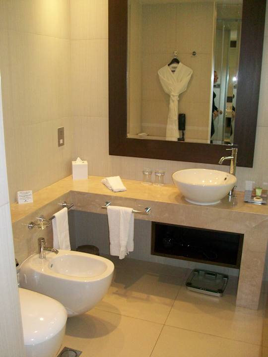 Badezimmer Crowne Plaza Hotel Yas Island