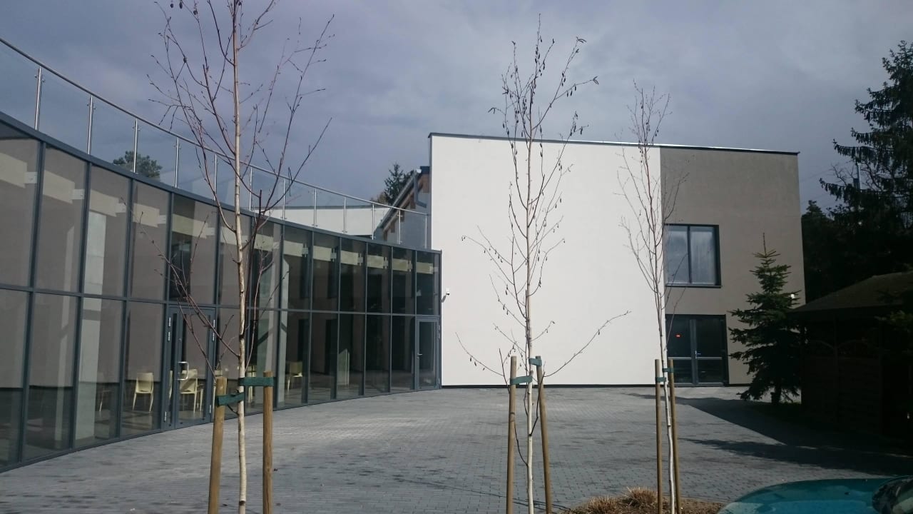 Widok na jadalnię i halę sportową Resort Ośrodek Wczasowo Kolonijny Korona