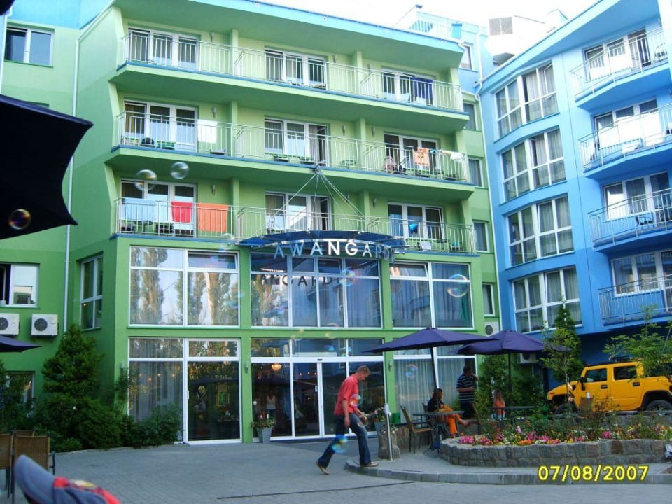 Eingang Awangardia Hotel Awangardia