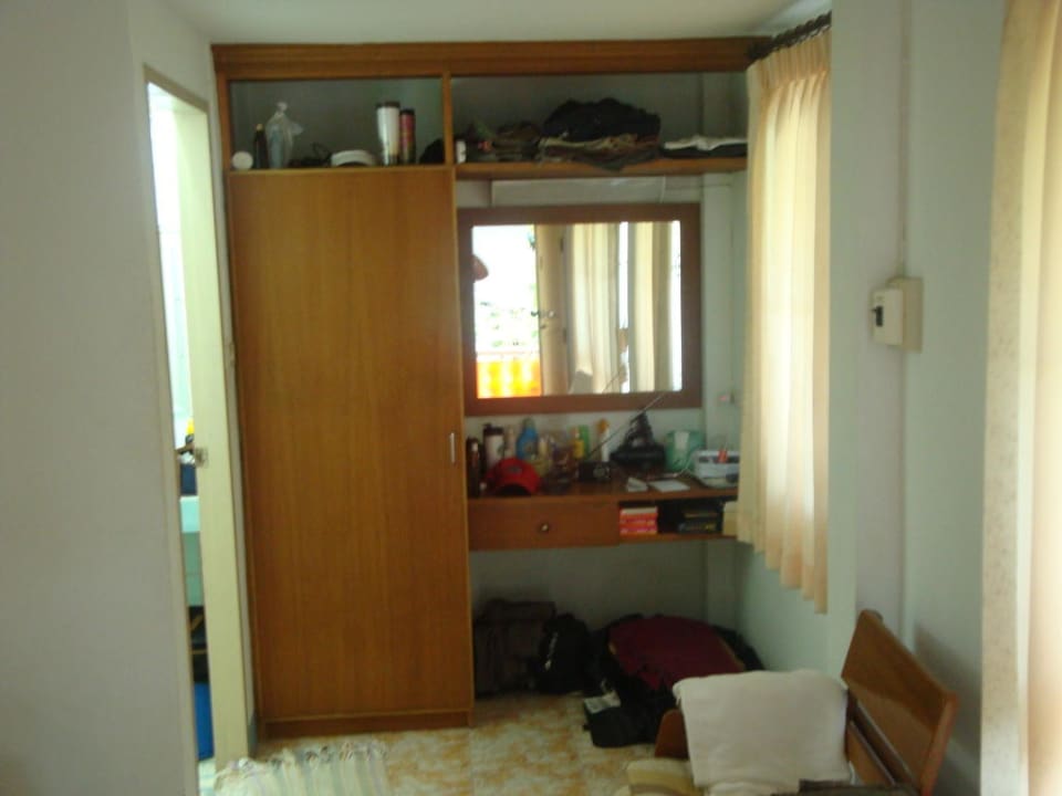 Zimmer mit Schrankecke Shady Resort