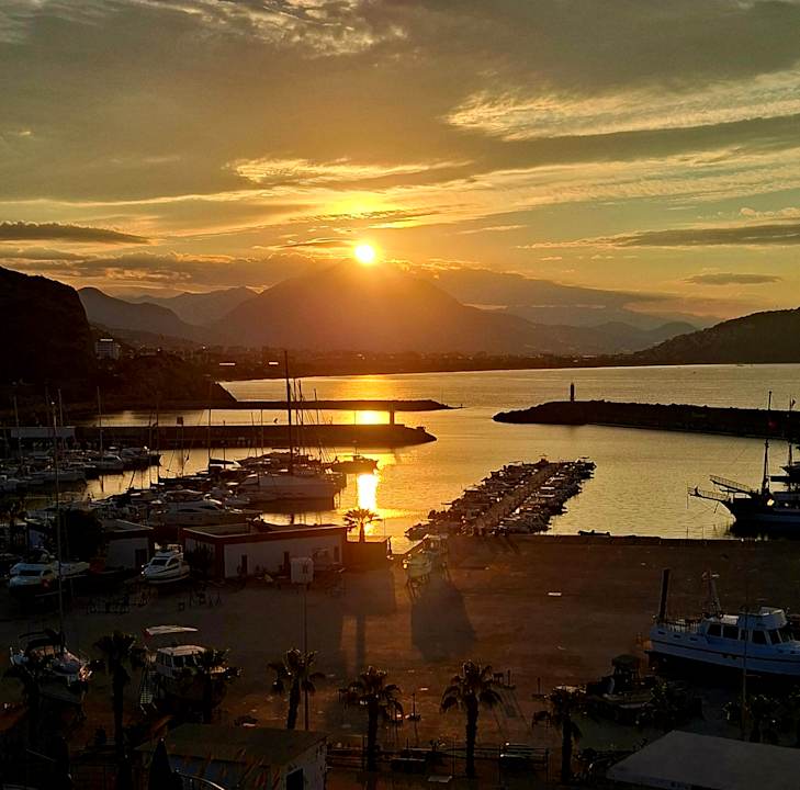 Ausblick Ada Port Hotel Adults Only