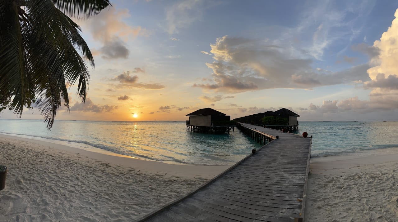 Strand Meeru Maldives Resort Island