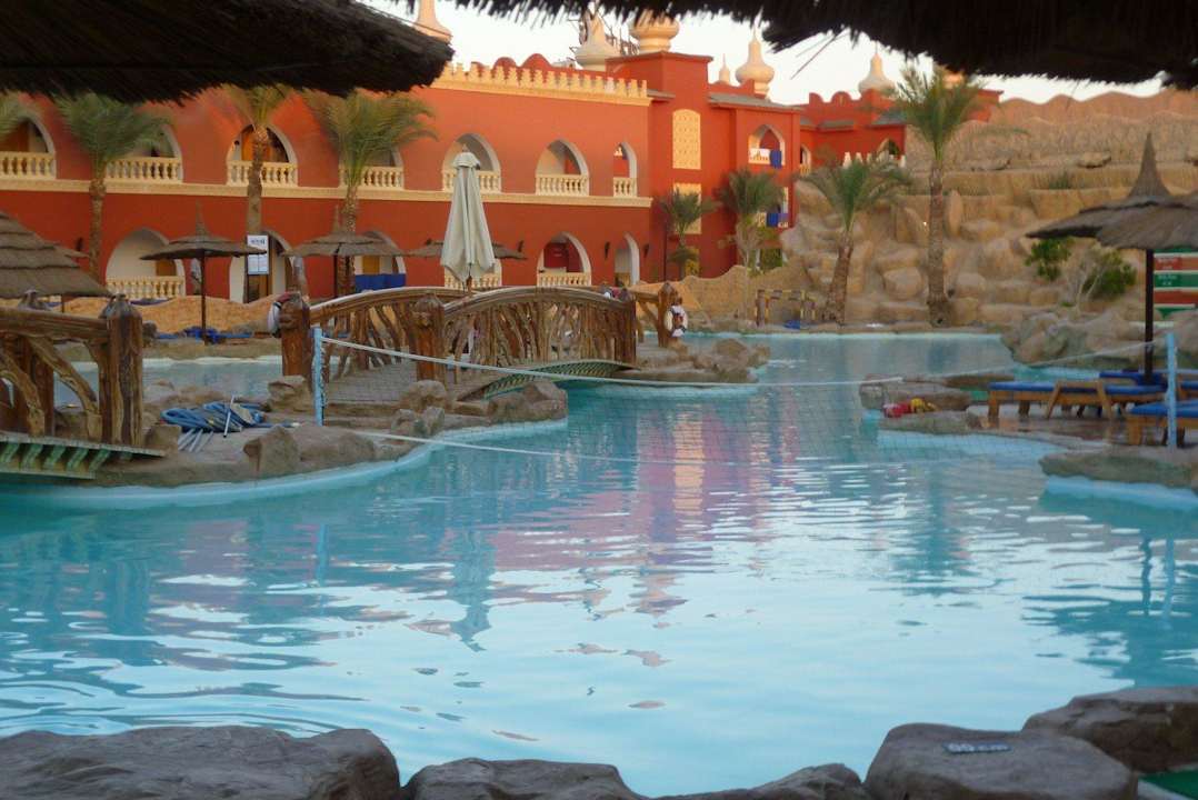 Partypool in aller frühe Pickalbatros Alf Leila Wa Leila Resort - Neverland Hurghada
