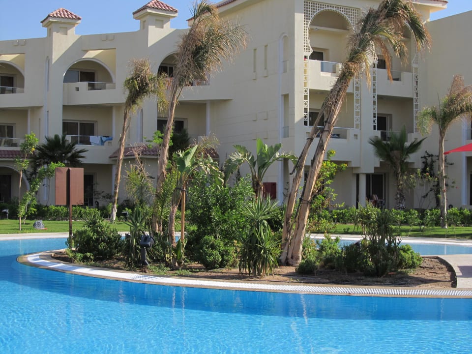 Insel im Pool Serenity Alma Heights