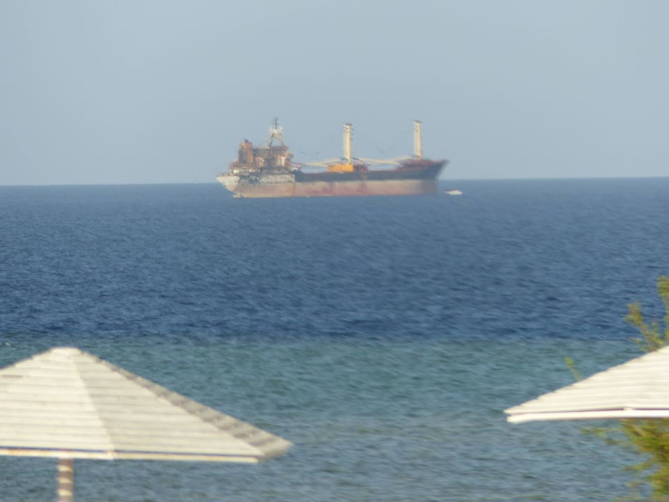Angehendes Schiffwrack Three Corners Equinox Beach Resort