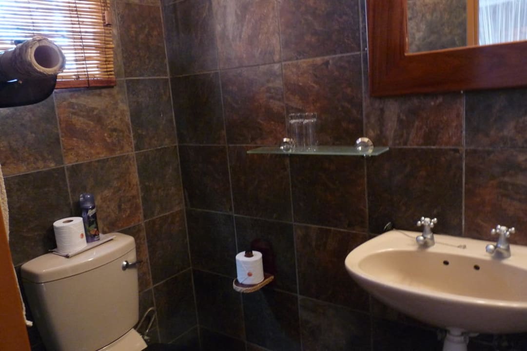 Dusche/WC-Bereich Kalahari Anib Lodge